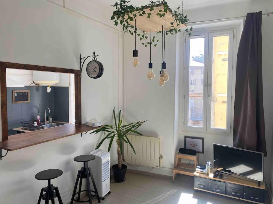 Entre Gare Saint Charles Et Vieux Port Apartment Marseille Luaran gambar